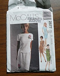 2577 MCCALLS  TOP 2 LENGTHS SLEEVES OR NOT, SKIRT PATTERN 14-18 UNCUT